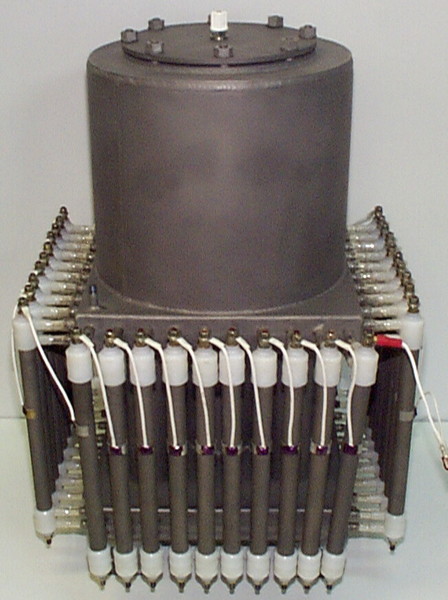 Reactor of 40 elements of FEM-3 with a capacity of 400 g / h of a gaseous mixture of oxidants, a variant of the first AQUACHLOR devices, Moscow, 1997.
