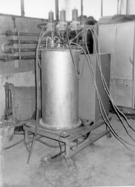 ELCHA-002 device for production of catholyte and anolyte from tap water for use in poultry farming. Tashkent, UzPtitseprom, 1984.
